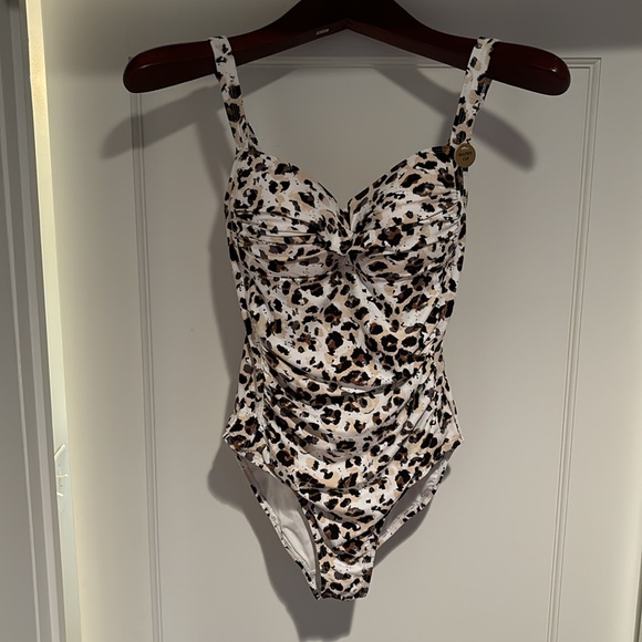 NWT Nip Tuck Swim one piece leopard print bathing suit with wrap top & ruching - Picture 14 of 16